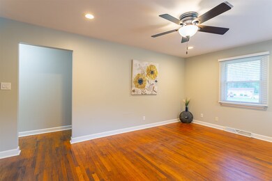 10722 Grand River Rd, Newburgh, IN 47630 - photo 6