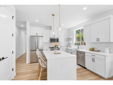 121 N Going St unit 202, Portland, OR 97217 - photo 7