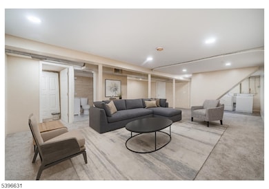 633 Harrell Ave, Woodbridge, NJ 07095 - photo 4