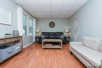 6 Pershing Dr, Schenectady, NY 12302 - photo 4