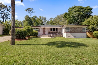8441 Bordeau Ave N, Jacksonville, FL 32211 - photo 2