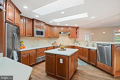 2918 Glenvale Dr, Fairfax, VA 22031 - photo 6