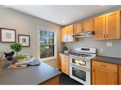 1027 SW Grover St, Portland, OR 97239 - photo 4