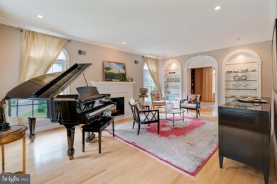 1203 S Huntress Ct, McLean, VA 22102 - photo 3