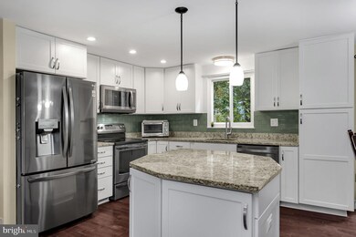 3007 Summershade Ct, Herndon, VA 20171 - photo 4