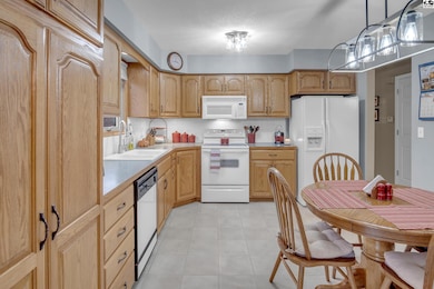 1320 Northglen St, McPherson, KS 67460 - photo 7