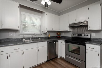 606 Pebblestone Ct, Statesville, NC 28625 - photo 3