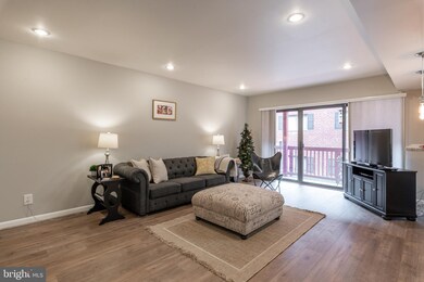 236 W Taylor Run Pkwy unit 5, Alexandria, VA 22314 - photo 2