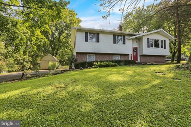601 E Neversink Rd, Reading, PA 19606 - photo 2