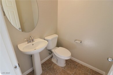 1/2 bath, downstairs