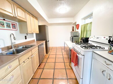 2107 E Monte Vista Rd, Phoenix, AZ 85006 - photo 7