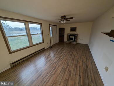 585 Grove Neck Rd, Earleville, MD 21919 - photo 3