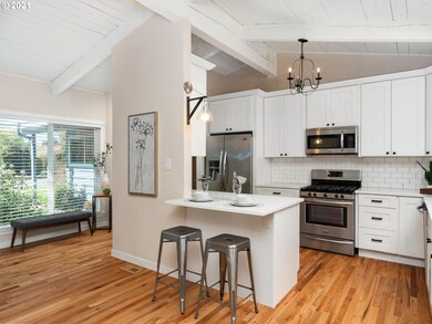 12365 SW Park Way, Portland, OR 97225 - photo 5