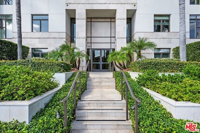 447 N Doheny Dr unit 102, Beverly Hills, CA 90210 - photo 3