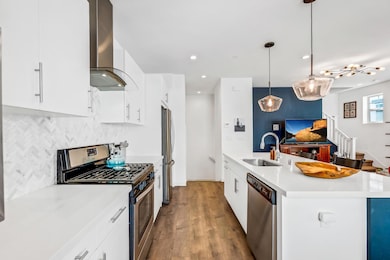 467 Tailoff Ln, Sacramento, CA 95818 - photo 4