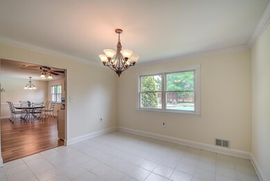 011_DINING ROOM
