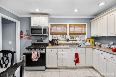 152 Orange St, Edison, NJ 08817 - photo 5