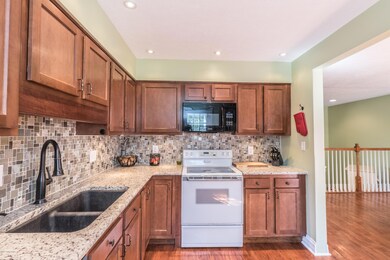 10705 Colonial Woods Lville-12