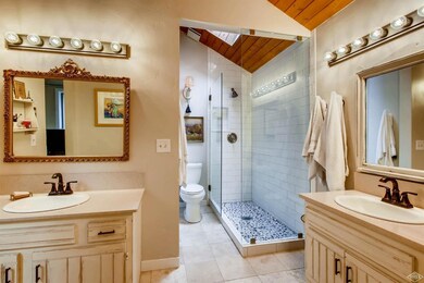 Master Bath Room