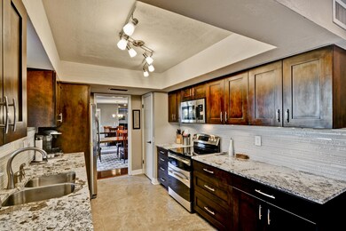 9514 W Lindgren Ave, Sun City, AZ 85373 - photo 4