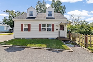 25 Perry St, East Weymouth, MA 02189 - photo 2