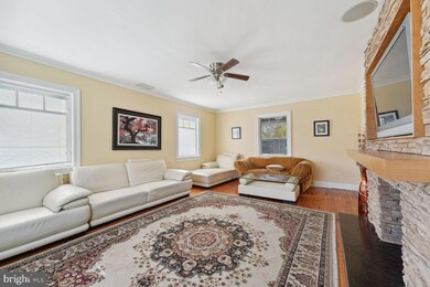 6422 Shady Ln, Falls Church, VA 22042 - photo 4