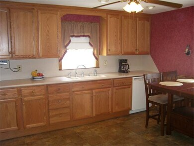 21 Bow St, Salem, MA 01970 - photo 7