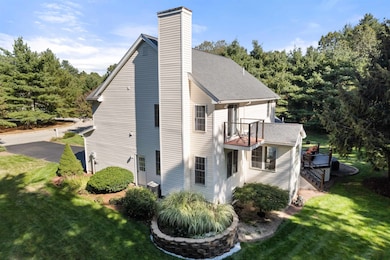 11 Foxglove Ln, Amherst, NH 03031 - photo 2