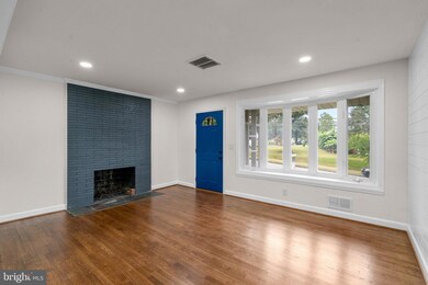 8303 Legation Rd, New Carrollton, MD 20784 - photo 2