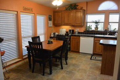 Eat-in kitchen
