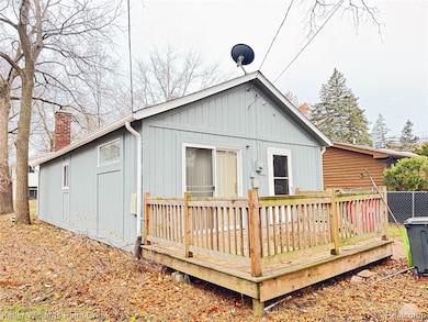 6768 Buckland Ave, West Bloomfield, MI 48324 - photo 5