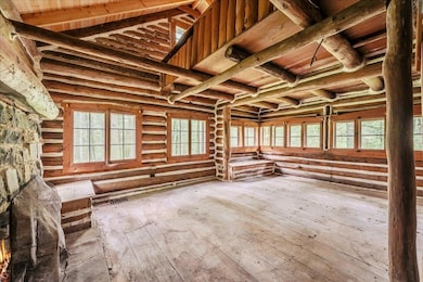 205 Pine View