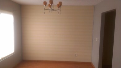 6207 Roxburgh dining room