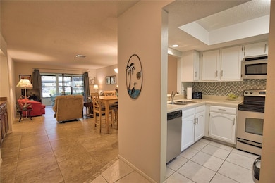 360 Three Lakes Ln unit G, Venice, FL 34285 - photo 4