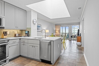 2503 Ft MacOn Rd W unit 302a, Atlantic Beach, NC 28512 - photo 5