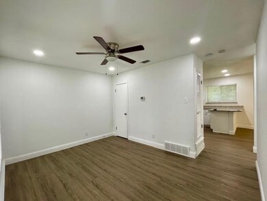 512 Livingston Dr, Hurst, TX 76053 - photo 3