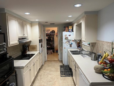 621 SW 68th Ave, Pembroke Pines, FL 33023 - photo 6