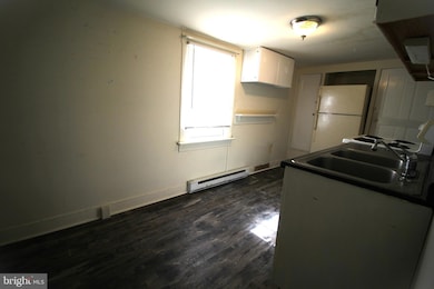 1250 APT. E New Danville Pike, Lancaster, PA 17603 - photo 3