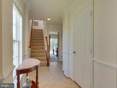 15683 John Diskin Cir unit 129, Woodbridge, VA 22191 - photo 3
