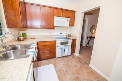 6570 Bartholf Ave, Jacksonville, FL 32210 - photo 7