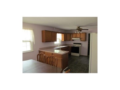 6024 Hauser Dr, Shawnee, KS 66216 - photo 4