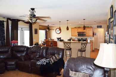 Open kitchen /Family room