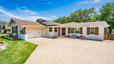 319 Granada Calle St, Granbury, TX 76049 - photo 2