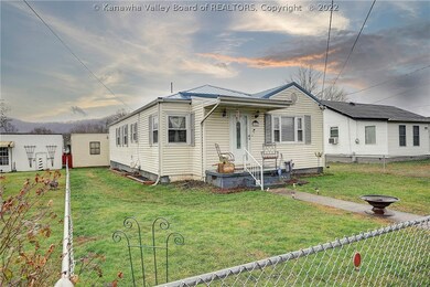 203 Marshall Ave, Dunbar, WV 25064 - photo 4