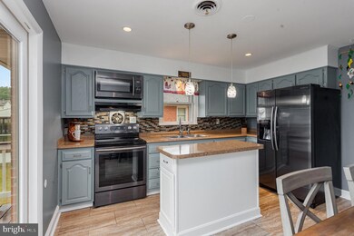 705 Clover Ave, Essex, MD 21221 - photo 6