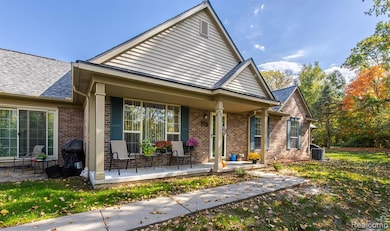 4091 Stonebridge unit 26, Holly, MI 48442 - photo 2