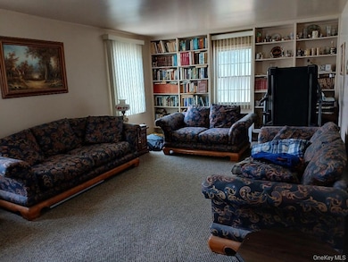 38 Tulip Grove Dr, Lake Grove, NY 11755 - photo 7