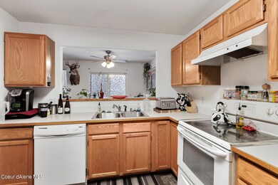 7469WRobinRd-7