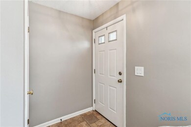 242 E Yates Ave, Findlay, OH 45840 - photo 4