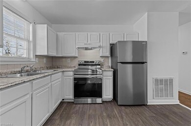 209 Guerrant St, Greensboro, NC 27401 - photo 3